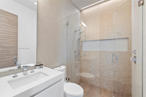 Villa ou maison à louer à Fort Lauderdale, Floride: 7 chambres, 717.48 m2 № 1867665 - photo 28