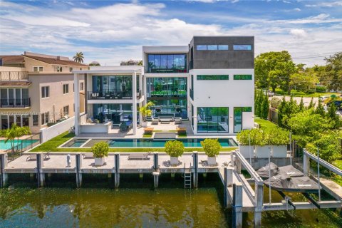 Villa ou maison à louer à Fort Lauderdale, Floride: 7 chambres, 717.48 m2 № 1867665 - photo 2