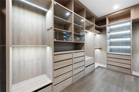 Villa ou maison à louer à Fort Lauderdale, Floride: 7 chambres, 717.48 m2 № 1867665 - photo 20