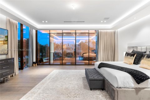 Villa ou maison à louer à Fort Lauderdale, Floride: 7 chambres, 717.48 m2 № 1867665 - photo 18