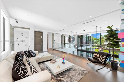 Villa ou maison à louer à Fort Lauderdale, Floride: 7 chambres, 717.48 m2 № 1867665 - photo 13