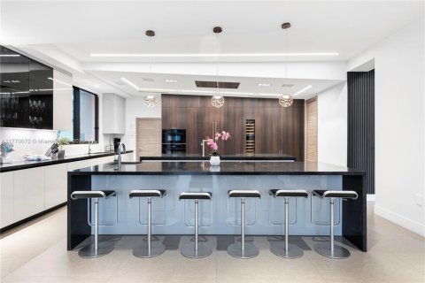 Villa ou maison à louer à Fort Lauderdale, Floride: 7 chambres, 717.48 m2 № 1867665 - photo 9