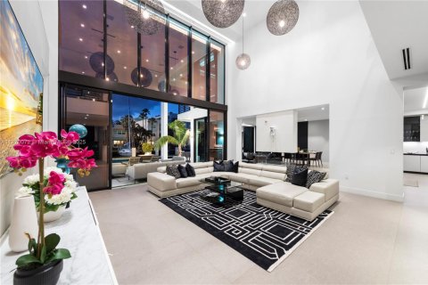 Villa ou maison à louer à Fort Lauderdale, Floride: 7 chambres, 717.48 m2 № 1867665 - photo 4