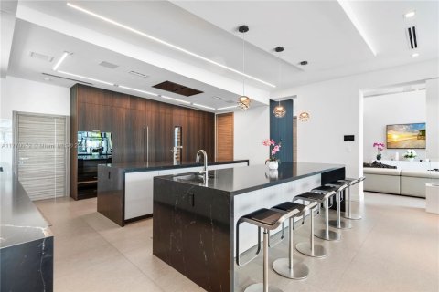 Villa ou maison à louer à Fort Lauderdale, Floride: 7 chambres, 717.48 m2 № 1867665 - photo 10