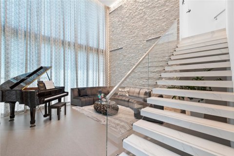 Villa ou maison à louer à Fort Lauderdale, Floride: 7 chambres, 717.48 m2 № 1867665 - photo 12