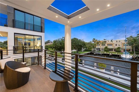 Villa ou maison à louer à Fort Lauderdale, Floride: 7 chambres, 717.48 m2 № 1867665 - photo 22