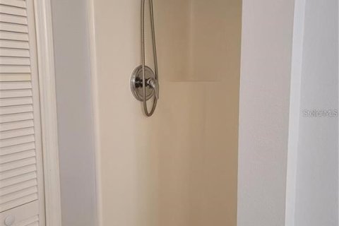 Condo in Orlando, Florida, 2 bedrooms  № 1913571 - photo 15