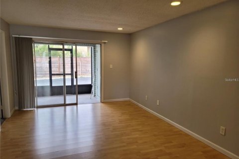 Condo in Orlando, Florida, 2 bedrooms  № 1913571 - photo 10