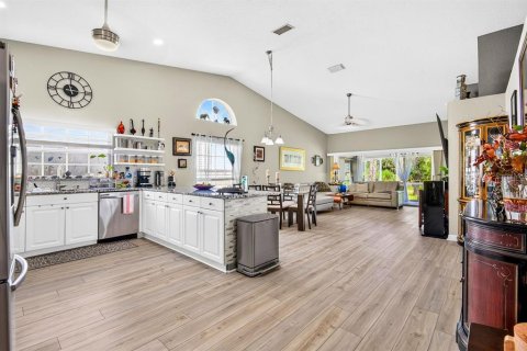 Villa ou maison à vendre à Bradenton, Floride: 3 chambres, 163.42 m2 № 2345489 - photo 16