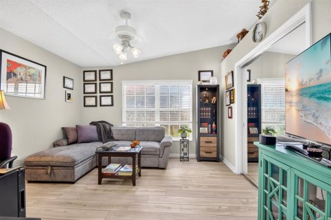 Villa ou maison à vendre à Bradenton, Floride: 3 chambres, 163.42 m2 № 2345489 - photo 13