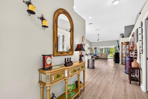 Villa ou maison à vendre à Bradenton, Floride: 3 chambres, 163.42 m2 № 2345489 - photo 4