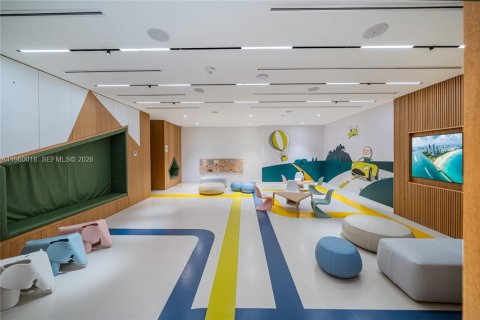 Condo in Miami, Florida, 2 bedrooms  № 2026156 - photo 27