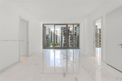 Condo in Miami, Florida, 2 bedrooms  № 2026156 - photo 4