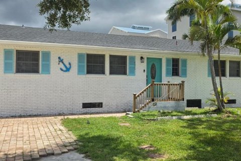 Villa ou maison à Cortez, Floride 4 chambres, 145.86 m2 № 2428863