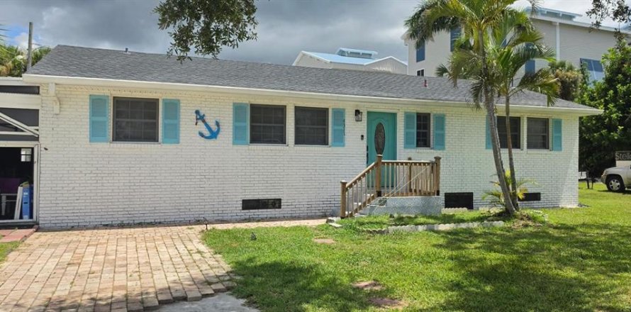Villa ou maison à Cortez, Floride 4 chambres, 145.86 m2 № 2428863