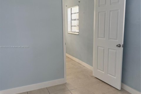 Appartement à louer à Miami, Floride: 3 chambres, 282.05 m2 № 1975955 - photo 5