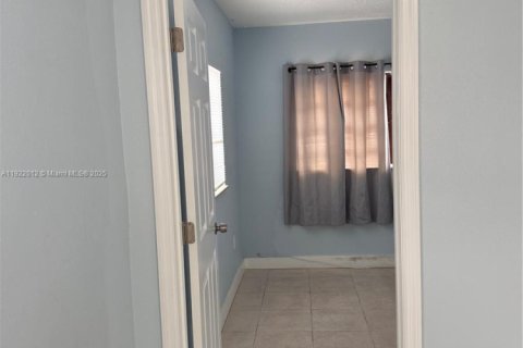 Appartement à louer à Miami, Floride: 3 chambres, 282.05 m2 № 1975955 - photo 6