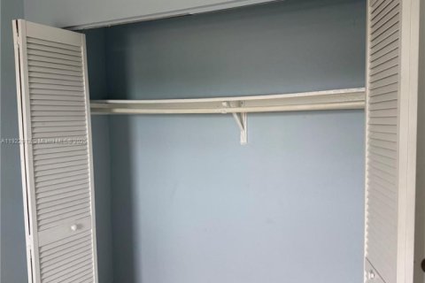 Appartement à louer à Miami, Floride: 3 chambres, 282.05 m2 № 1975955 - photo 13