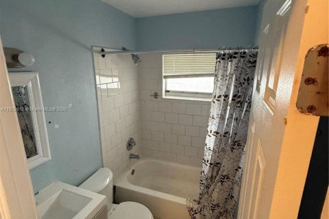 Appartement à louer à Miami, Floride: 3 chambres, 282.05 m2 № 1975955 - photo 18