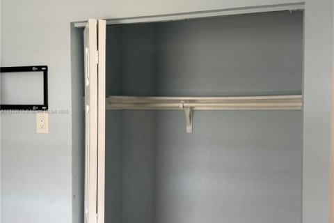 Appartement à louer à Miami, Floride: 3 chambres, 282.05 m2 № 1975955 - photo 9