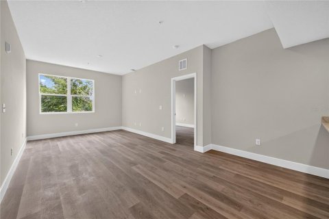 Condo in Orlando, Florida, 2 bedrooms № 2284545 - photo 3
