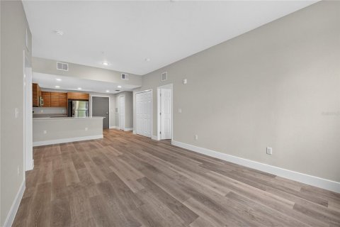 Condo in Orlando, Florida, 2 bedrooms № 2284545 - photo 7