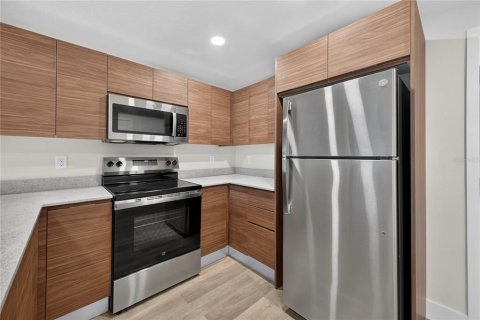 Condo in Orlando, Florida, 2 bedrooms № 2284545 - photo 5