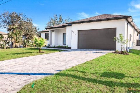 House in Port Charlotte, Florida 3 bedrooms, 160.35 sq.m. № 1724167 - photo 21