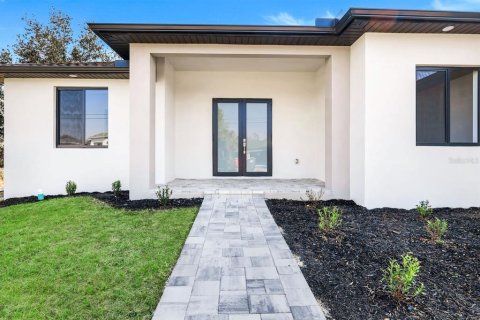 House in Port Charlotte, Florida 3 bedrooms, 160.35 sq.m. № 1724167 - photo 3