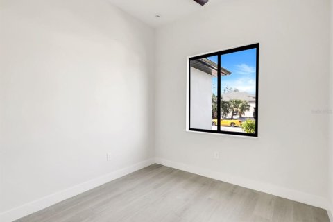 House in Port Charlotte, Florida 3 bedrooms, 160.35 sq.m. № 1724167 - photo 9