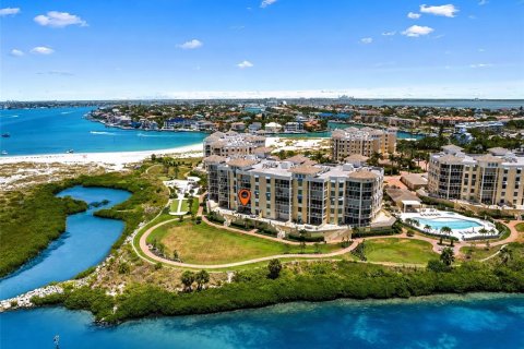 Condominio en venta en Tierra Verde, Florida, 3 dormitorios, 255.11 m2 № 2198609 - foto 3