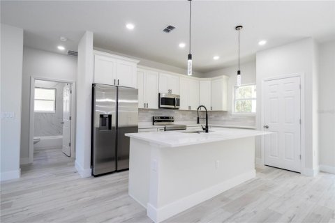 House in Citrus Springs, Florida 3 bedrooms, 142.05 sq.m. № 1733768 - photo 17