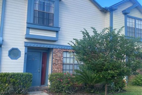 Townhouse in Casselberry, Florida 3 bedrooms, 139.17 sq.m. № 1885271 - photo 2
