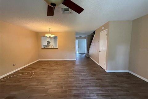 Townhouse in Casselberry, Florida 3 bedrooms, 139.17 sq.m. № 1885271 - photo 8