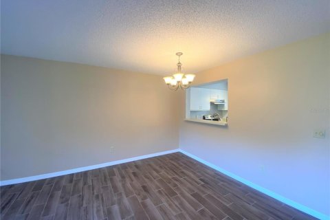 Townhouse in Casselberry, Florida 3 bedrooms, 139.17 sq.m. № 1885271 - photo 6