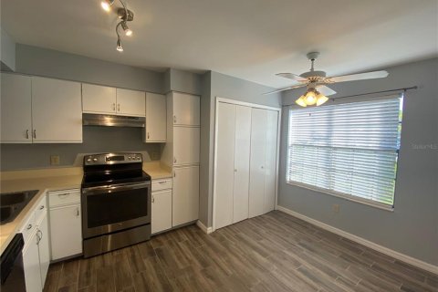 Townhouse in Casselberry, Florida 3 bedrooms, 139.17 sq.m. № 1885271 - photo 4