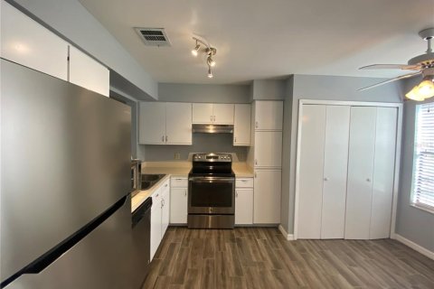 Townhouse in Casselberry, Florida 3 bedrooms, 139.17 sq.m. № 1885271 - photo 3