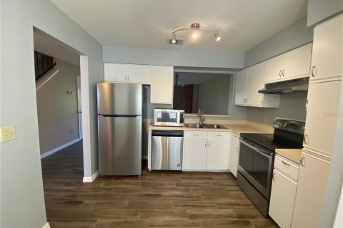 Townhouse in Casselberry, Florida 3 bedrooms, 139.17 sq.m. № 1885271 - photo 5