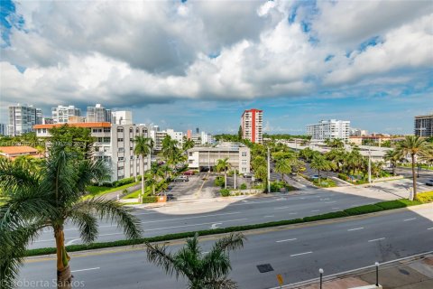 Copropriété à vendre à Hallandale Beach, Floride: 1 chambre, 68.84 m2 № 2088611 - photo 6