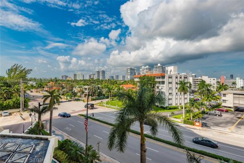 Copropriété à vendre à Hallandale Beach, Floride: 1 chambre, 68.84 m2 № 2088611 - photo 5