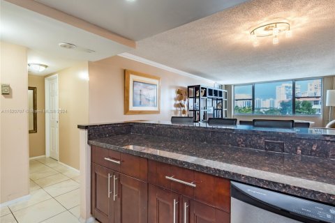 Copropriété à vendre à Hallandale Beach, Floride: 1 chambre, 68.84 m2 № 2088611 - photo 15
