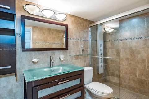 Copropriété à vendre à Hallandale Beach, Floride: 1 chambre, 68.84 m2 № 2088611 - photo 18