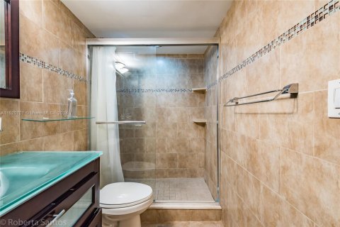 Copropriété à vendre à Hallandale Beach, Floride: 1 chambre, 68.84 m2 № 2088611 - photo 19