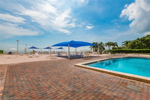 Copropriété à vendre à Hallandale Beach, Floride: 1 chambre, 68.84 m2 № 2088611 - photo 27