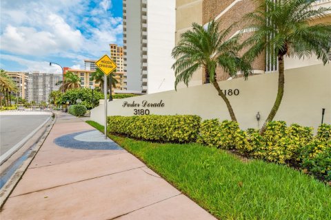 Condo à Hallandale Beach, Floride, 1 chambre  № 2088611