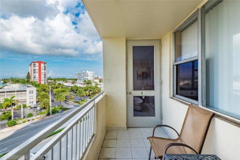 Copropriété à vendre à Hallandale Beach, Floride: 1 chambre, 68.84 m2 № 2088611 - photo 8