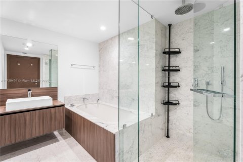 Condominio en venta en Miami, Florida, 3 dormitorios, 156.54 m2 № 1888870 - foto 15