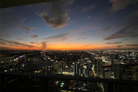 Condominio en venta en Miami, Florida, 3 dormitorios, 156.54 m2 № 1888870 - foto 26