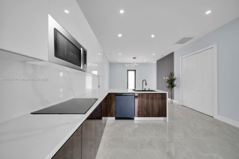 Casa en venta en Lehigh Acres, Florida, 4 dormitorios № 1875086 - foto 5