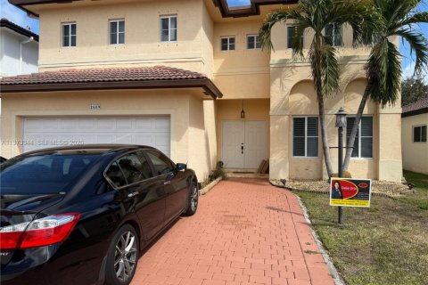 Casa en venta en Homestead, Florida, 3 dormitorios, 241.82 m2 № 2033444 - foto 2